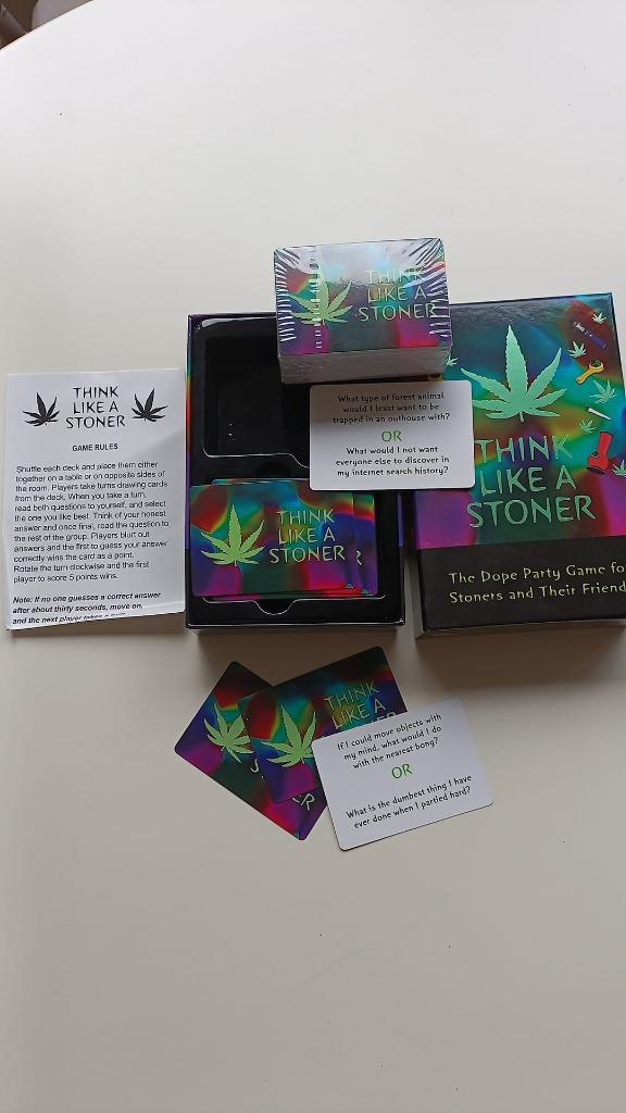 Think Like a Stoner – Party Card Game, Hobby en Vrije tijd, Gezelschapsspellen | Bordspellen, Zo goed als nieuw, Vijf spelers of meer