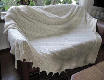 UNIEK PRACHTIG GROOT CREME GEHAAKT SPREI/KLEED ,TAKJE MET EE beschikbaar voor biedingen