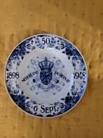 Bord, Delftsblauw. Herinnering Wilhemina 50 jaar. Nummer 437, Antiek en Kunst, Antiek | Wandborden en Tegels, Ophalen