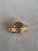 Gouden Auto Pin/Badge, Minder dan 4 cm, Ophalen of Verzenden, Zo goed als nieuw, Goud
