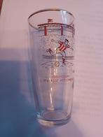 Uniek bierglas DE LEEUW KAMPIOEN  BRIUNSSUM '63-64, Ophalen of Verzenden, Zo goed als nieuw, Glas of Glazen
