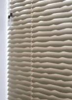 Luxaflex Ondulette zandkleurig ZGAN, Huis en Inrichting, Stoffering | Gordijnen en Lamellen, 150 tot 200 cm, Luxaflex Ondulette 'wave'
