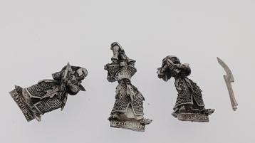 Warhammer Fantasy Dark Elves metal Executioners beschikbaar voor biedingen