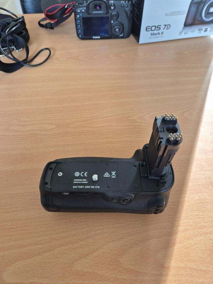 Canon Batterygrip BG-E16, Audio, Tv en Foto, Fotografie | Accu's en Batterijen, Gebruikt, Ophalen of Verzenden
