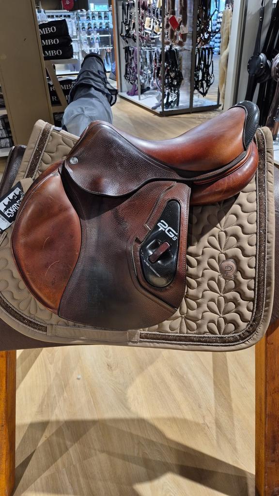 CWD 2gs 17 inch & 18 inch classic, Dieren en Toebehoren, Paarden en Pony's | Zadels, Zo goed als nieuw, Springen, Ophalen of Verzenden