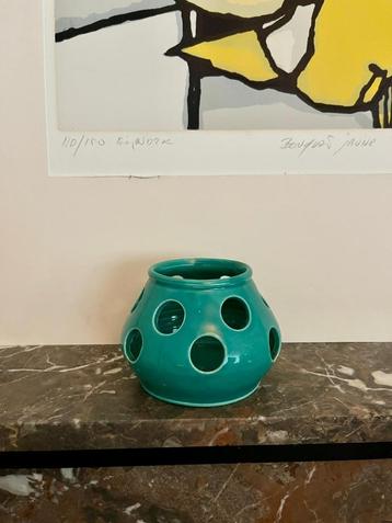 vintage krokuspotje beschikbaar voor biedingen