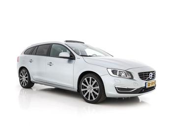 Volvo V60 2.4 D6 AWD Twin Engine Momentum Aut. *PANO | NAVI- beschikbaar voor biedingen