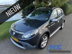 Dacia Sandero - 1.6 Stepway|carplay|dvd|airco| trekhaak, Auto's, Gebruikt, 4 cilinders, Metallic lak, 1070 kg
