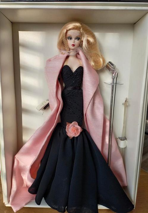 Barbie Silkstone Stunning in the spotlight, Verzamelen, Poppen, Zo goed als nieuw, Ophalen of Verzenden