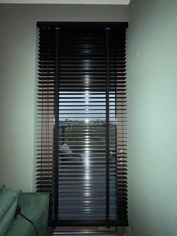 Zwarte houten jaloezie 93,6x246cm - Zo goed als nieuw! beschikbaar voor biedingen