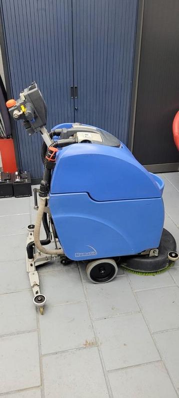 Numatic ttb4500 schrobzuigmachine  beschikbaar voor biedingen