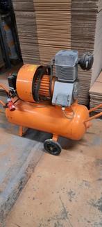 Tekoop mooie compressor op 380, Doe-het-zelf en Verbouw, Compressors, 100 liter of meer, Ophalen, Gebruikt