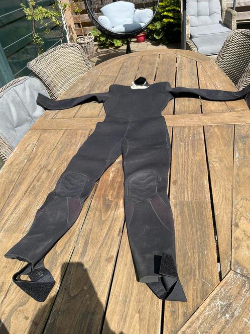 Wetsuits (4 stuks) en reddingsvesten (3 stuks), Watersport en Boten, Watersportkleding, Nieuw, Wetsuit, Dame of Heer, Ophalen