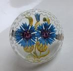 Jaren '40 intaglio lucite broche: korenbloemen, Ophalen of Verzenden, Koper, Broche
