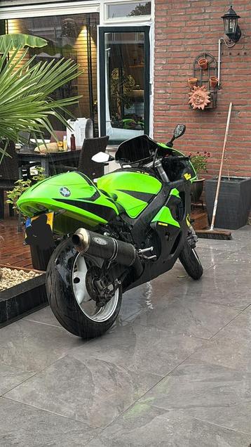 Suzuki srad 750cc in onderdelen beschikbaar voor biedingen