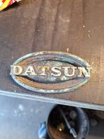 Datsun gril embleem, Ophalen of Verzenden