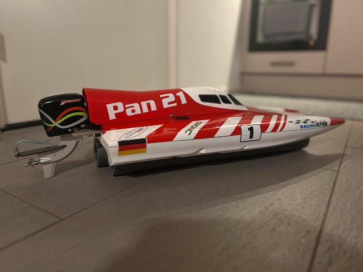 Krick pan 21 rc boot lengte 75 cm.dikke motor en snel, Hobby en Vrije tijd, Modelbouw | Boten en Schepen, Zo goed als nieuw, 1:32 tot 1:50