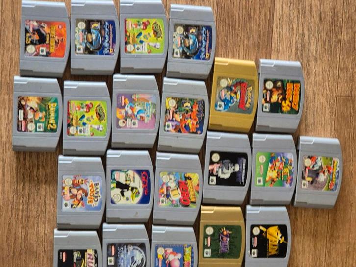 Nintendo 64 + 21 Games + 4 Controllers, Spelcomputers en Games, Spelcomputers | Nintendo 64, Gebruikt, Met 3 controllers of meer