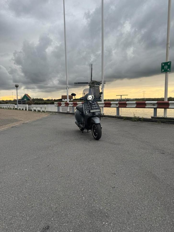 Vespa sprint 80cc, Fietsen en Brommers, Scooters | Vespa, Gebruikt, Overige modellen, Maximaal 45 km/u, Benzine, Ophalen