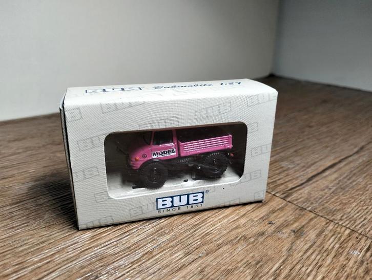 Te koop BUB Unimog Pink Modell Fahrzeug gelimiteerd., Hobby en Vrije tijd, Modelauto's | 1:87, Zo goed als nieuw, Bus of Vrachtwagen