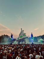 GEZOCHT: TOMORROWLAND W1 FG (Friendship Garden) of MG, Drie personen of meer, Juli