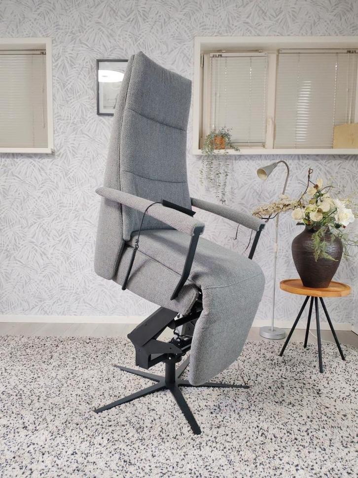 Velderhof Liri 2025 sta op stoel relax fauteuil op accu, Huis en Inrichting, Fauteuils, Zo goed als nieuw, Stof, 50 tot 75 cm