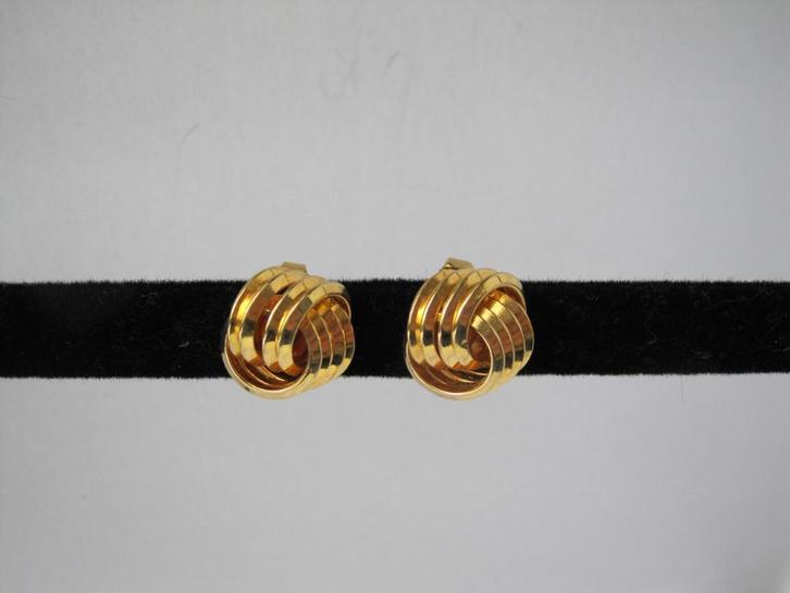 Oorbellen Trifari Crown/ knot knoop, Sieraden, Tassen en Uiterlijk, Oorbellen, Zo goed als nieuw, Overige materialen, Goud, Verzenden