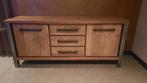 Mooie houten dressoir met metalen frame, Huis en Inrichting, Kasten | Dressoirs, Ophalen, Zo goed als nieuw, 25 tot 50 cm