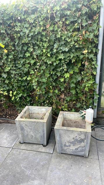 Mooie grote zware plantenbakken voor in de tuin beschikbaar voor biedingen