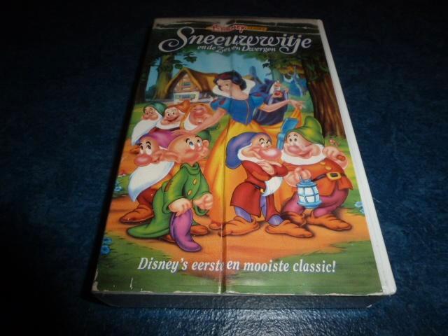 vhs videoband SNEEUWWITJE EN DE 7 DWERGEN van walt disney, Cd's en Dvd's, VHS | Kinderen en Jeugd, Zo goed als nieuw, Tekenfilms en Animatie
