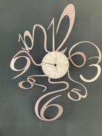 Klok wandklok Italiaans design arti e mestieri design zilver, Ophalen of Verzenden, Zo goed als nieuw, Analoog, Wandklok