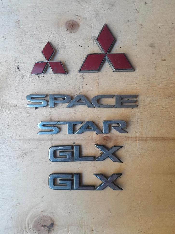 LOGO's / EMBLEMEN - MITSUBISHI SPACE STAR - Complete Set !!, Auto diversen, Overige Auto diversen, Verzenden