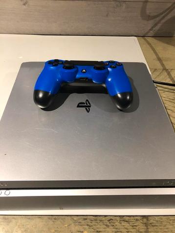 PlayStation 4 Slim • met  en controller beschikbaar voor biedingen