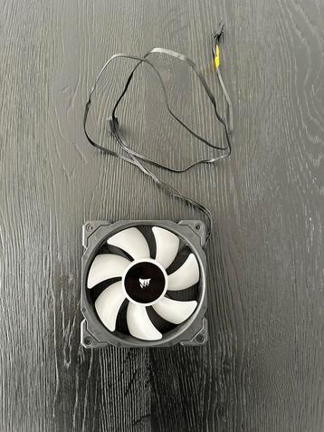 6 x Corsair iCue SP120 RGB TE KOOP! beschikbaar voor biedingen