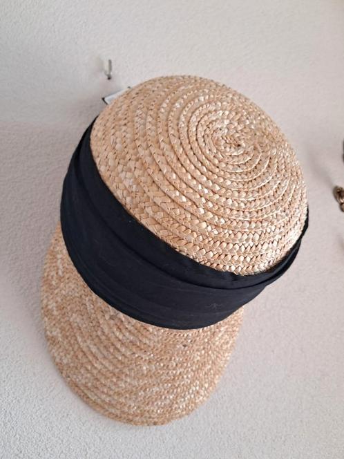 NIEUW pet van V&D. Maat 57., Kleding | Dames, Hoeden en Petten, Nieuw, Pet, 56 of 57 cm (M, 7 of 7⅛ inch), Ophalen of Verzenden