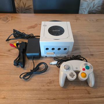 Nintendo Gamecube ( Pearl White) met 1 controller beschikbaar voor biedingen