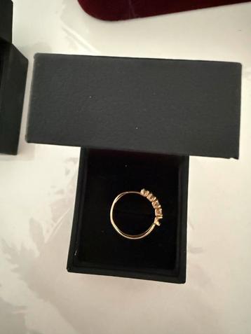 9K Gouden Ring - Mist Steentje beschikbaar voor biedingen