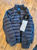 NIEUW! Stone Island donsjas grijs - Maat M, L, XL, 2XL, Ophalen of Verzenden, Nieuw, Overige maten, Grijs