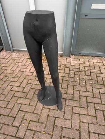 Zwarte paspop onderlichaam – etalagepop beschikbaar voor biedingen