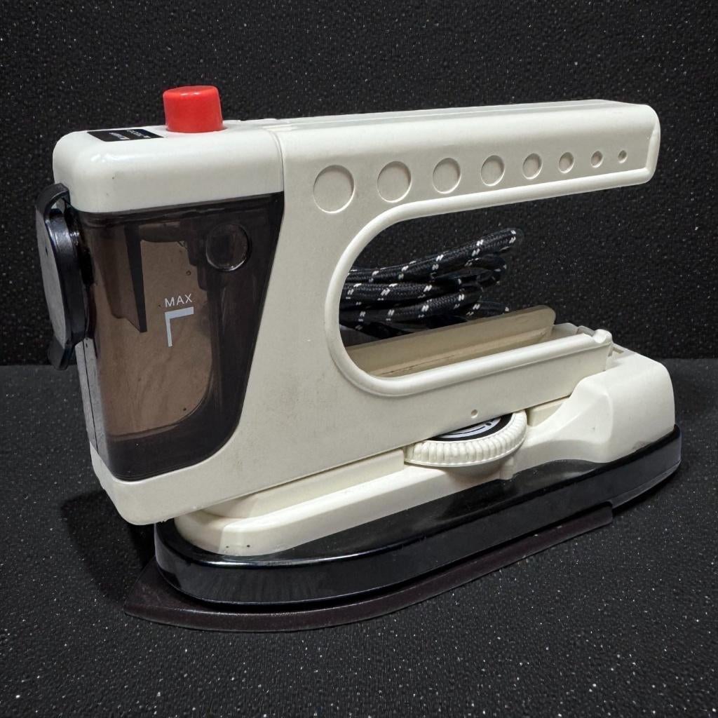 WWF Reisstrijkijzer Model WWF-36 Dual Voltage | Vintage  Wit, Witgoed en Apparatuur, Strijkijzers en Strijkplanken, Gebruikt, Strijkijzer met snoer