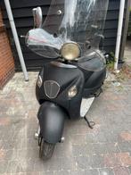 scooter, Fietsen en Brommers, Ophalen of Verzenden, Zo goed als nieuw, Benzine, Overige merken