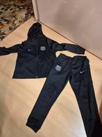 FC Barcelona Trainingspak Nike  Maat 104- 110, Ophalen of Verzenden, Zo goed als nieuw, Setje, Nike