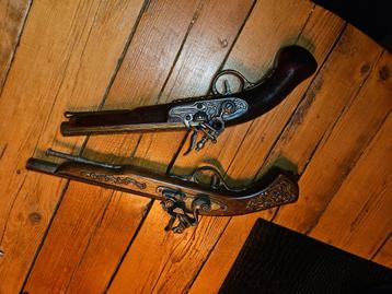 2 decoratie replica musket pistolen beschikbaar voor biedingen