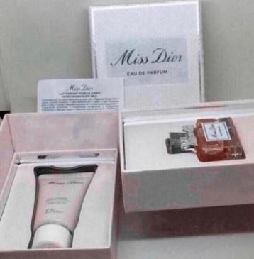 Mooi setje Miss Dior 5 ml edp + body lotion Christian beschikbaar voor biedingen