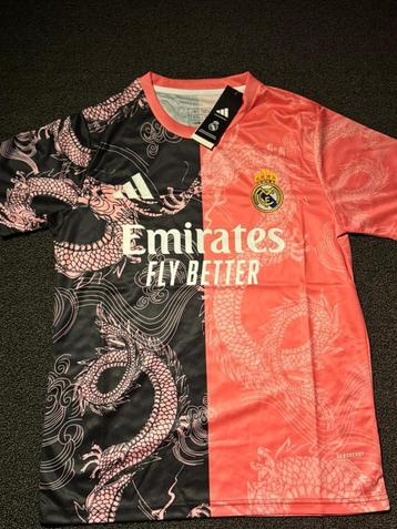  Real Madrid Voetbalshirt – Maat S beschikbaar voor biedingen