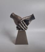 Mooi tinnen beeldje van 2 schuddende handen
10,5 x 9 x 4 cm, Ophalen of Verzenden, Zo goed als nieuw, Mens