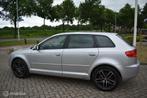 Audi A3 1.6 Ambiente '05 5DRS Clima|Leder|Cruise|8-3-26 APK, Voorwielaandrijving, 65 €/maand, 4 cilinders, 1595 cc
