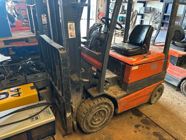 Toyota FBMF16 Elektrische Heftruck - Bouwjaar 1999, Zakelijke goederen, Machines en Bouw | Heftrucks en Intern transport, Heftruck