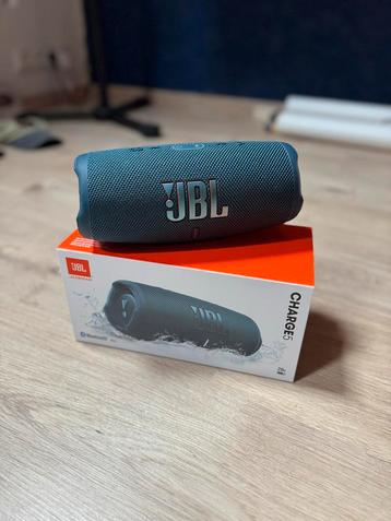 JBL Charge 5 beschikbaar voor biedingen