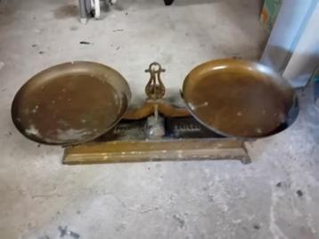 vintage retro oude weegschaal koperen schalen beschikbaar voor biedingen